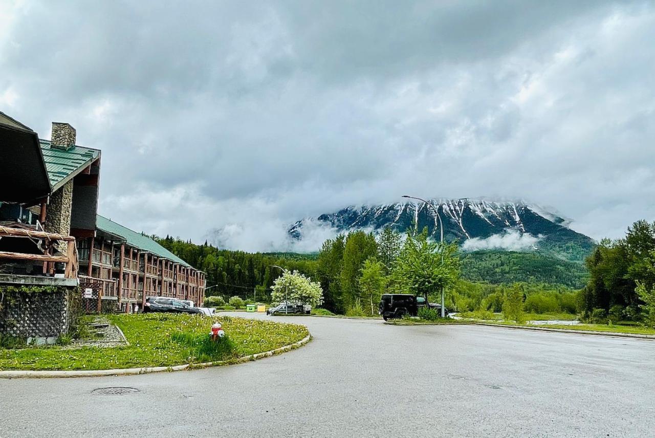 Fernie Stanford Resort ภายนอก รูปภาพ